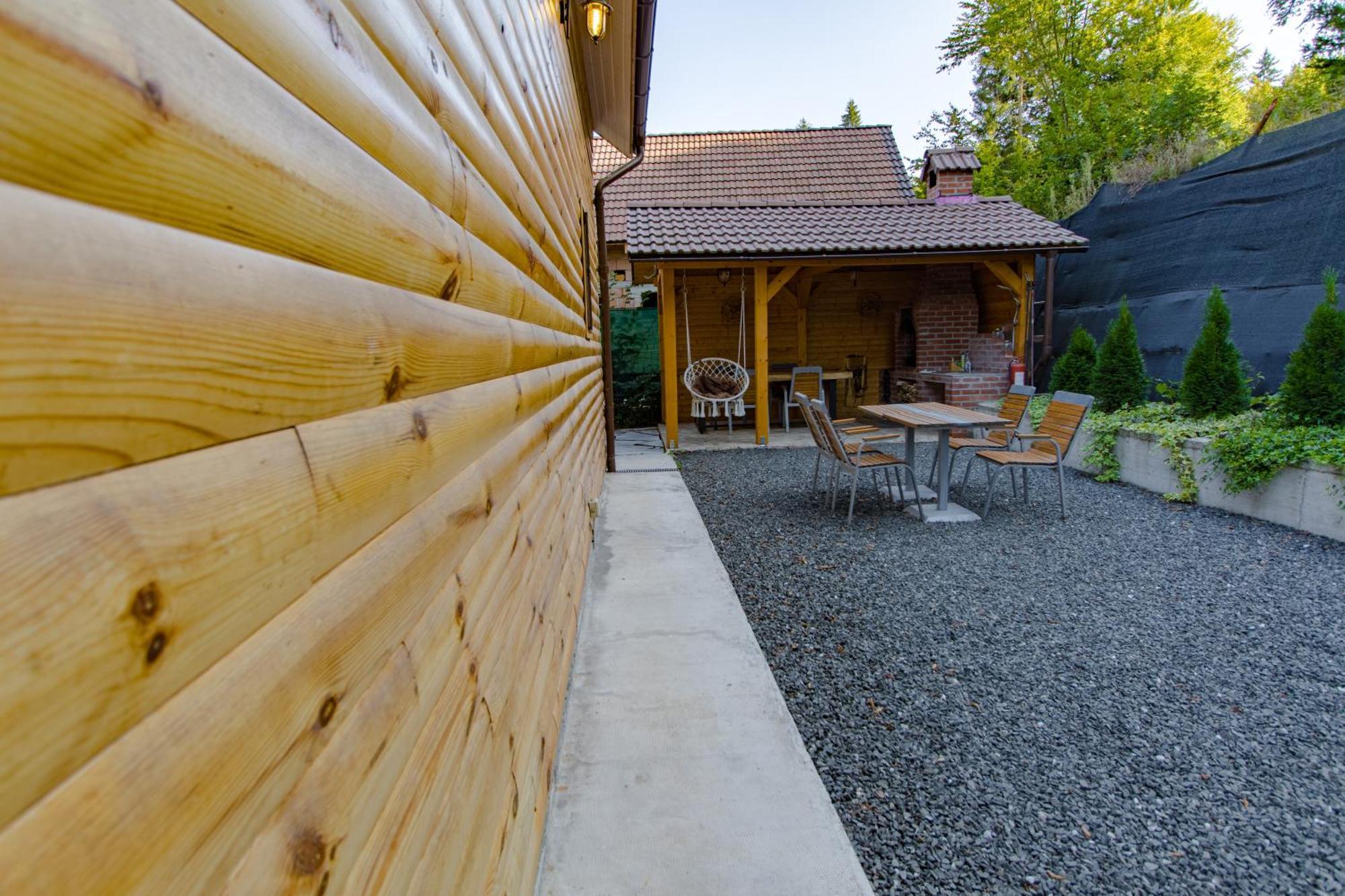 Bear'S Lair Chalet โปรุมบาคู เด ซุซ ภายนอก รูปภาพ