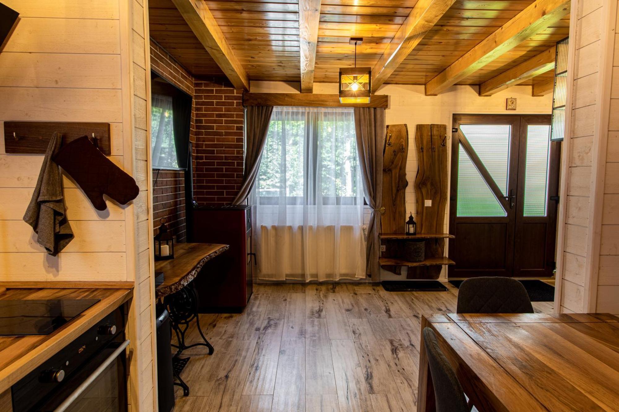 Bear'S Lair Chalet โปรุมบาคู เด ซุซ ภายนอก รูปภาพ