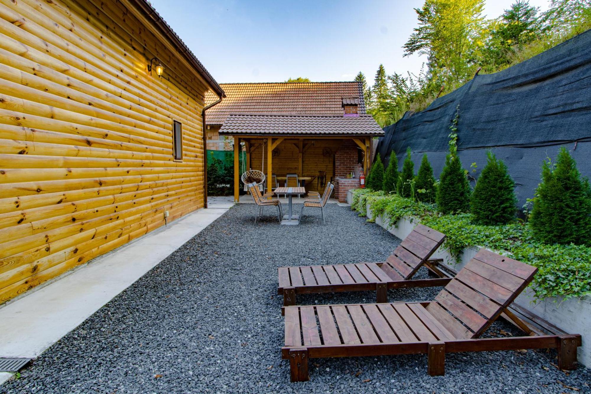 Bear'S Lair Chalet โปรุมบาคู เด ซุซ ภายนอก รูปภาพ